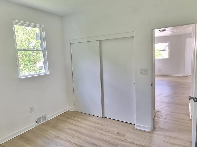 1025 Kenneth Ave #1 — Photo 3