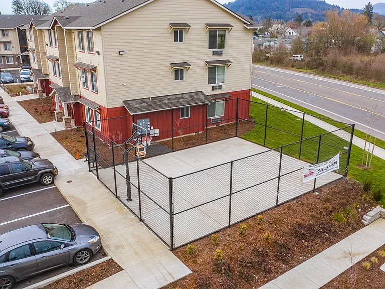 Oak Springs Apartments — Photo 96