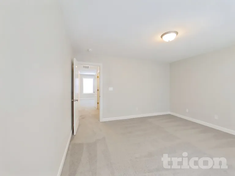 2990 Parkview Dr — Photo 9