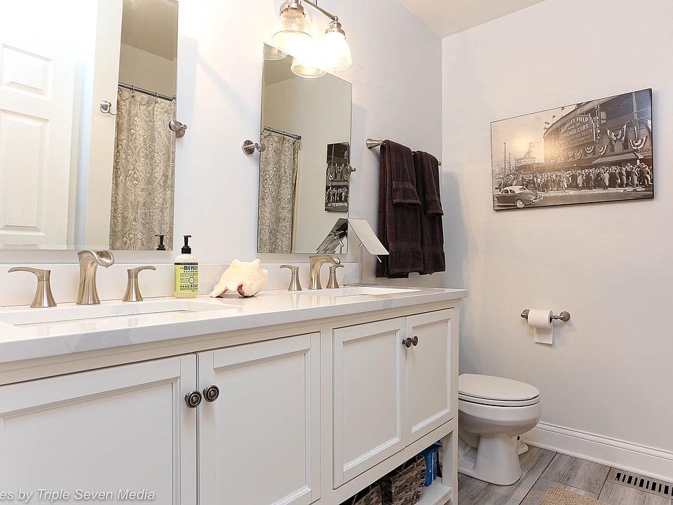 1st image of 1540 N Greenview Ave #L