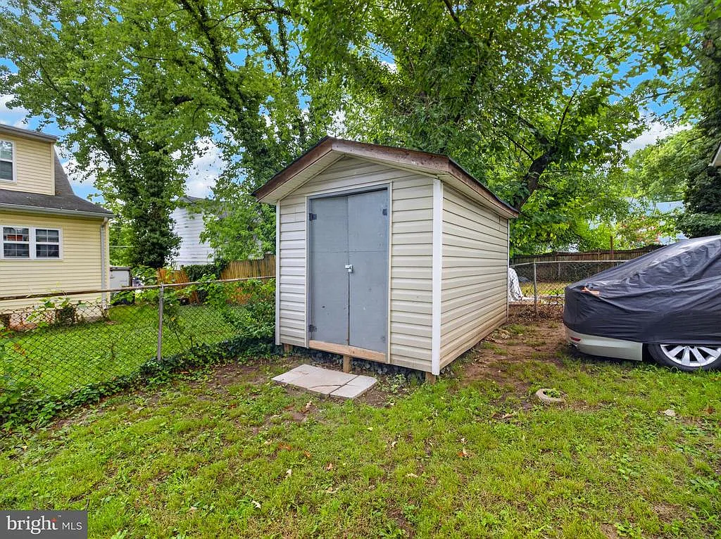 5 bed, 1254 sqft, $2,995 — Photo 4