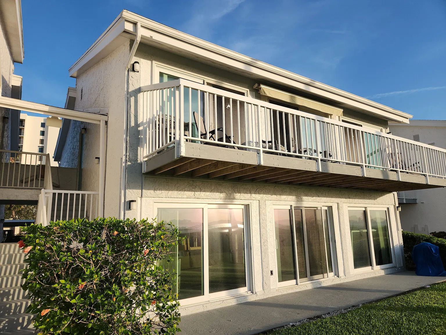2 bed, 1300 sqft, $3,000 — Photo 4
