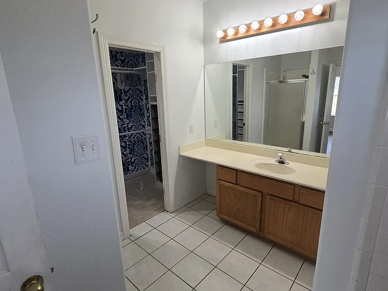 414 Manor Ave — Photo 9