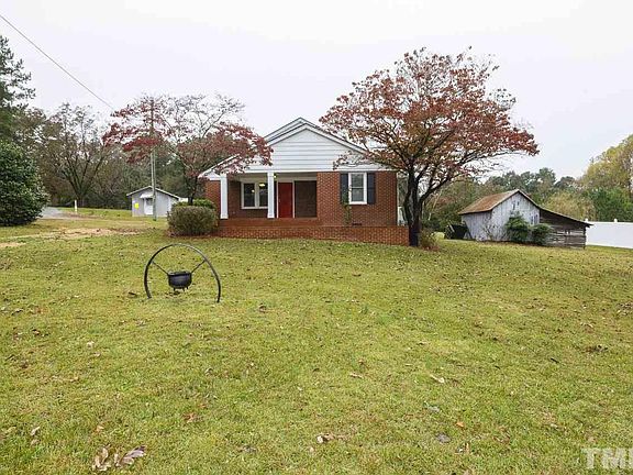 2nd image of 32 Shady Pine Ln