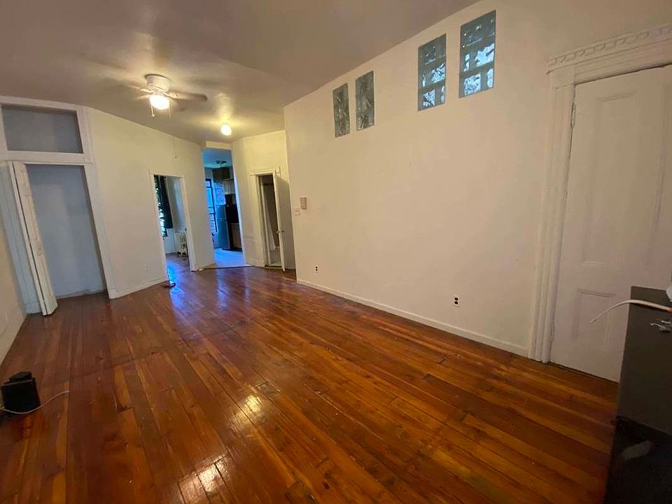 2nd image of 119 Calyer St APT 2B