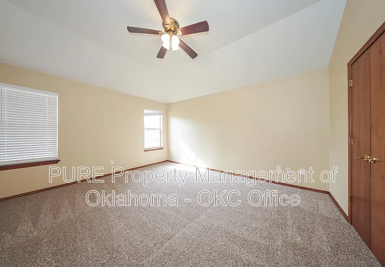 160 N Lakeside Ter — Photo 12