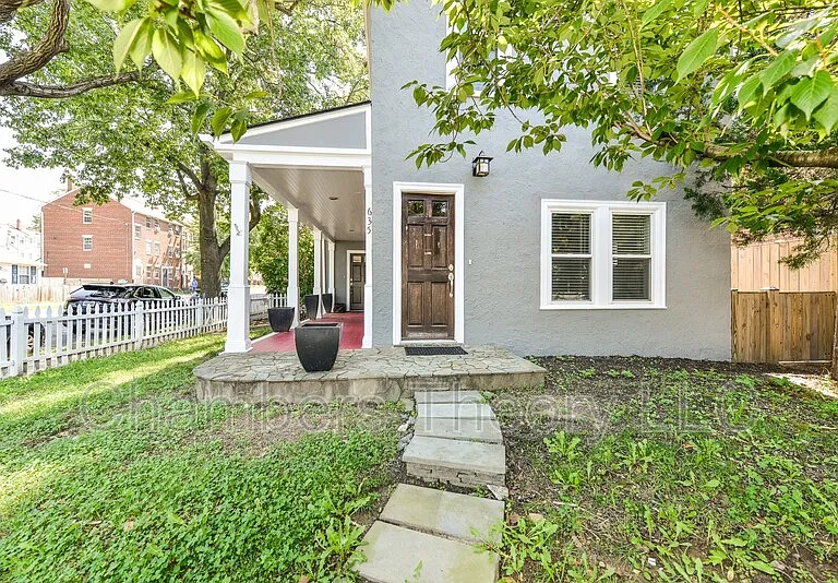 635 N West St — Photo 14
