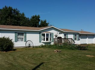 39502 710th St, Lakefield, MN 56150