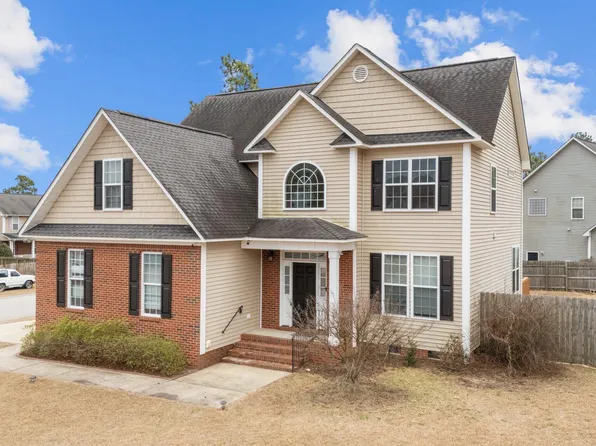 18 Orangewood Ct, Lillington, NC 27546