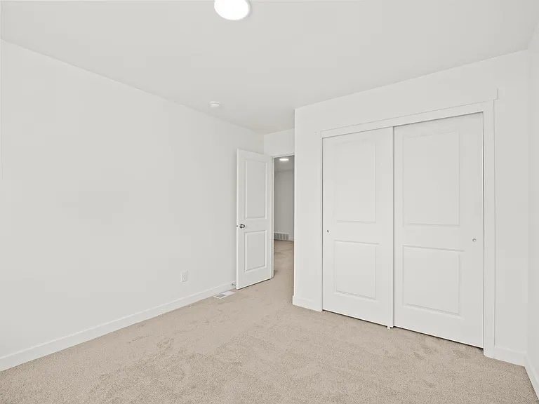232 E 860 S — Photo 24