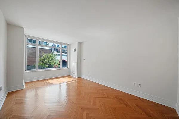 Rented by RELO REDAC INC. | media 12