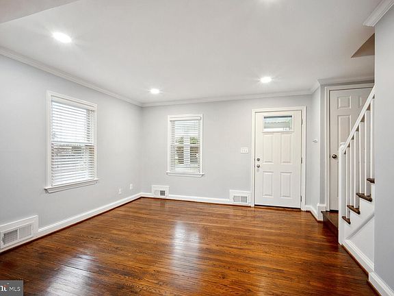 5th image of 2836 Fairhaven Ave