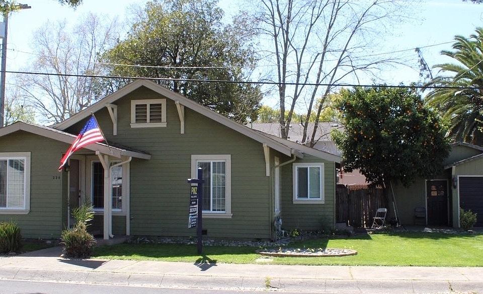 2nd image of 220 Olive Ct