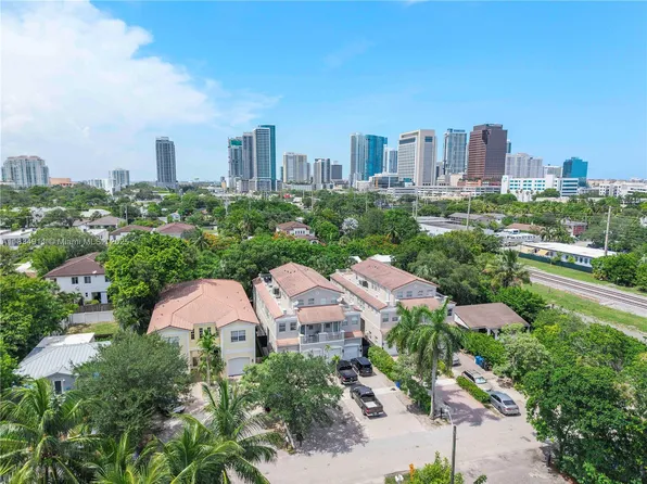 217 SW 11th St, Fort Lauderdale, FL 33315