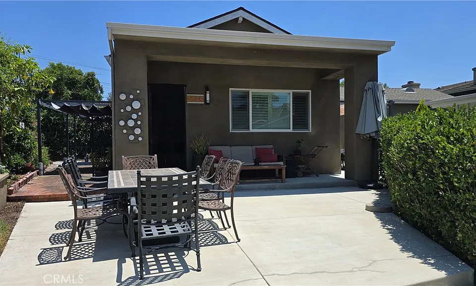 1018 La Presa Dr