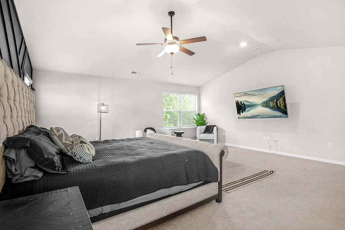 Building Photo - 361 Traditions Ln