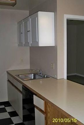 Kitchen w/ DW