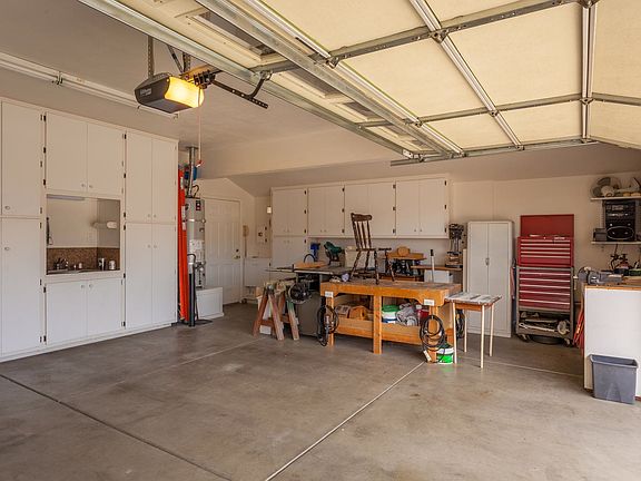 5th image of 1795 Hill Grove Ln