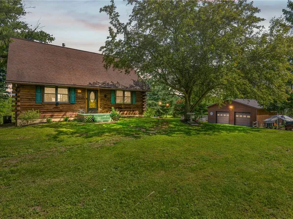 2041 Sherburne Rd, Walworth, NY 14568