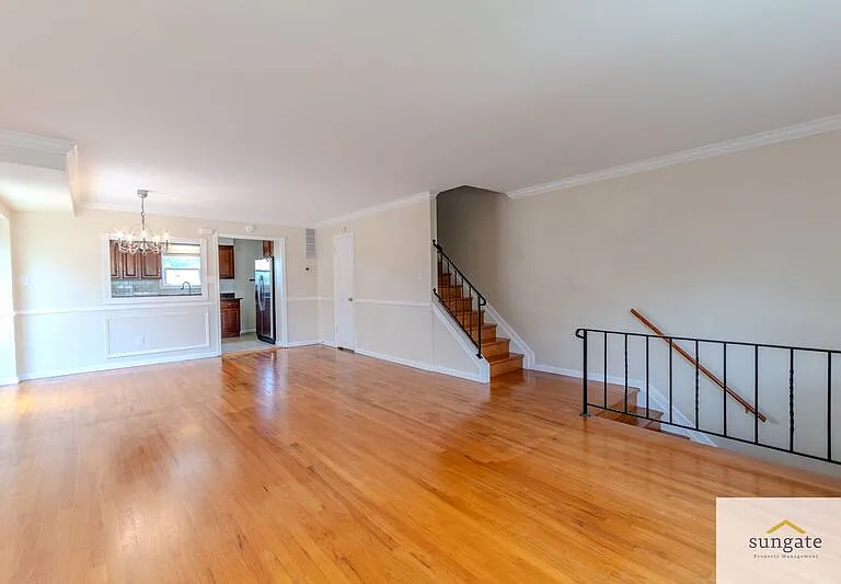 945 Stormont Cir — Photo 3