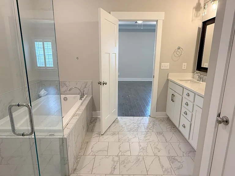 408 Raleigh Elm Dr — Photo 21