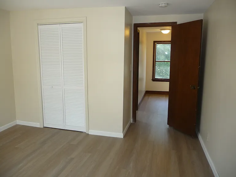 27 Oliver Ave — Photo 22