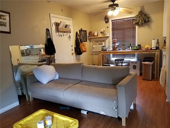 4th image of 3202 Grooms St APT C