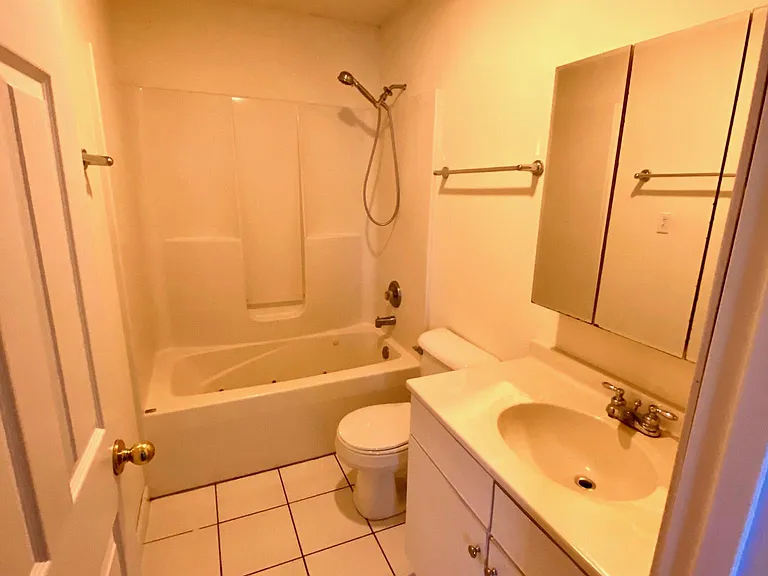 633 Oakbrook Ave — Photo 13