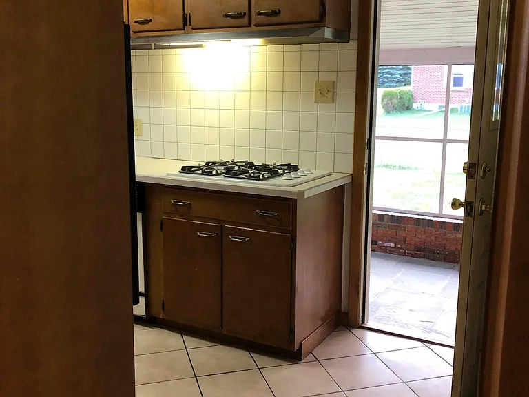 112 Perry St — Photo 10
