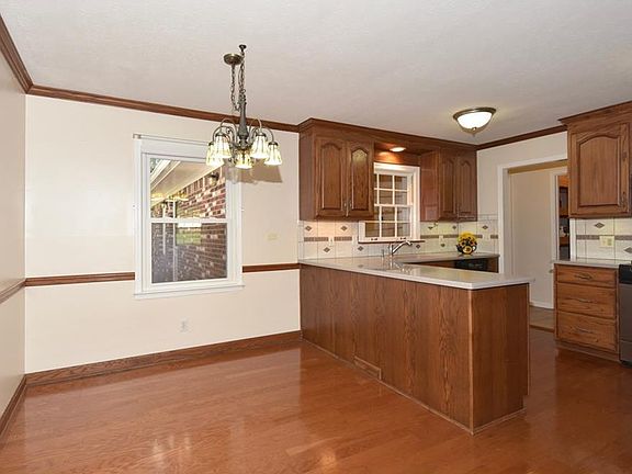 Eating area in kitchen