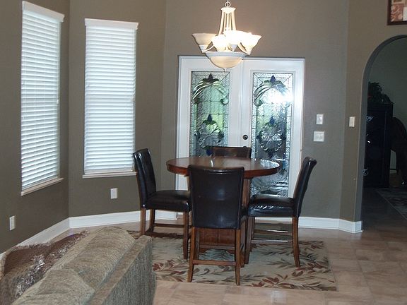 4th image of 139 SE Moonlight Dr