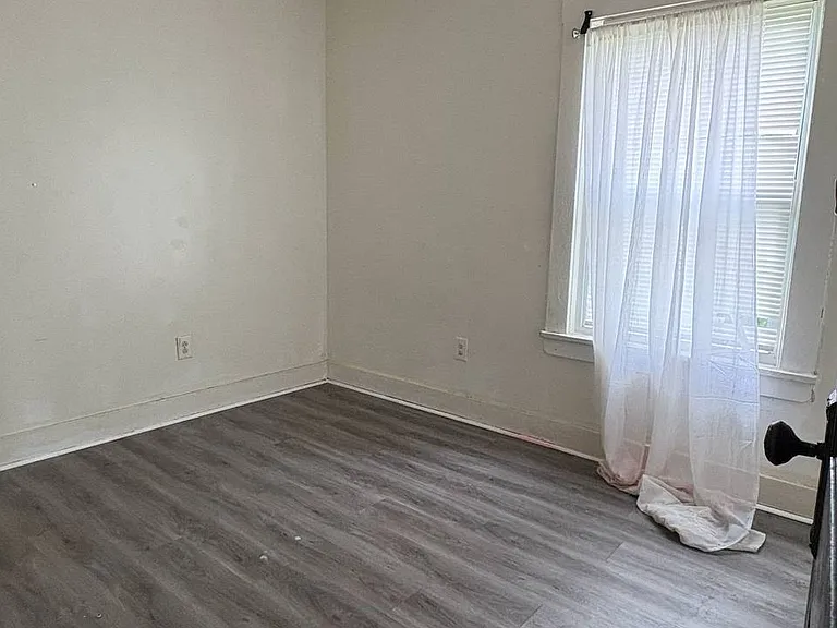 14008 Savannah Ave #1 — Photo 7