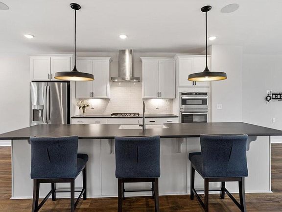 2nd image of 2077 Eva Pearl Dr