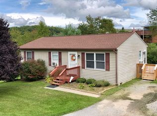 3350 Springview Dr, Christiansburg, VA 24073