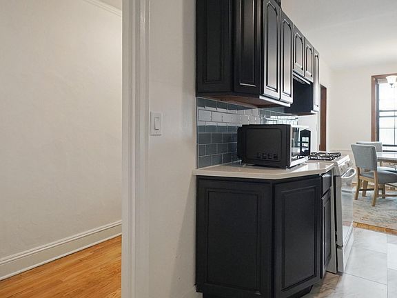4th image of 100 Parkway #5D