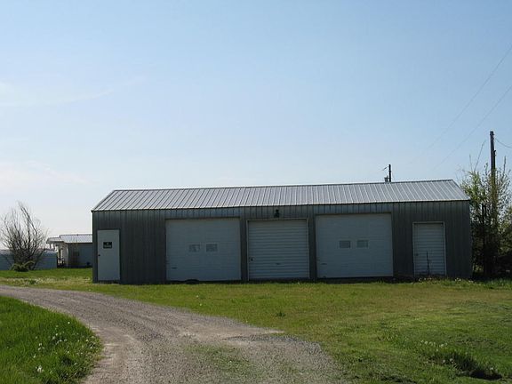 3rd image of 2653 Highway 39