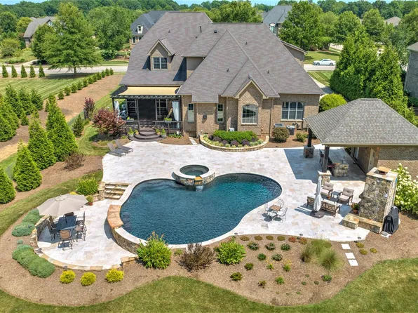 6003 Caliterra Dr, Matthews, NC 28104