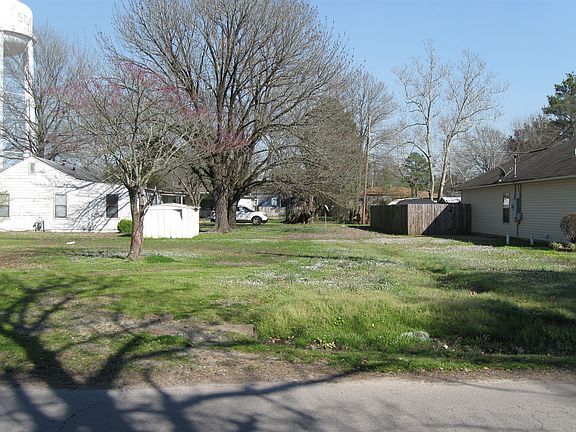 2nd image of 205 W 16th St