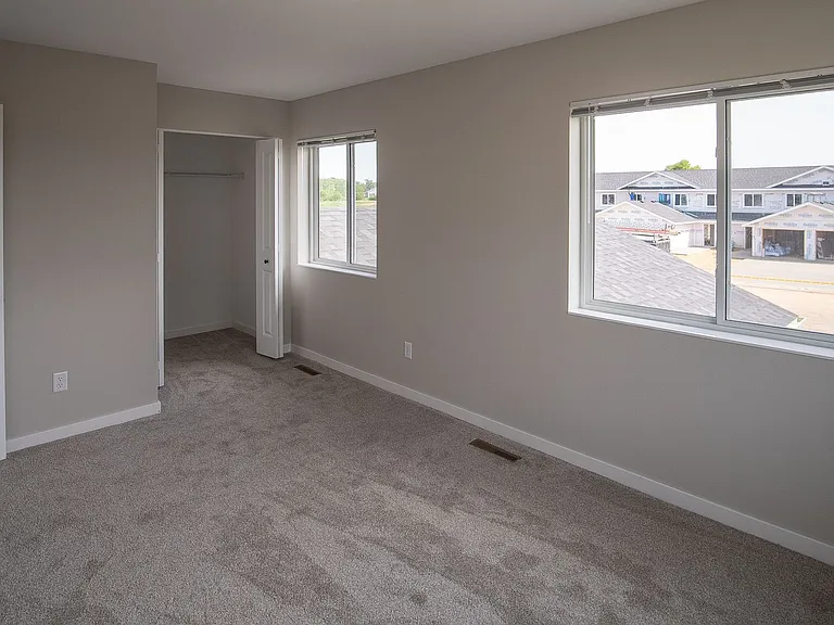 Raegan Estates — Photo 16