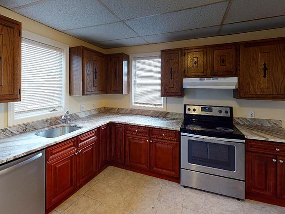 4) 1186-Main-St-Unit-2-Kitchen(1)_04102020