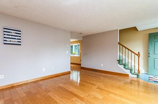 4th image of 9 Meadow Dr