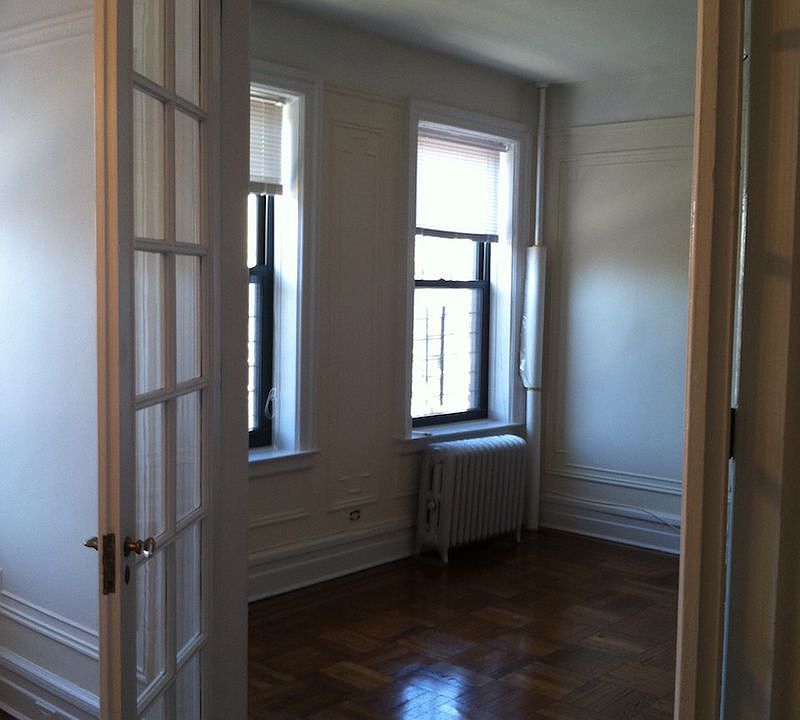 2nd image of 559 3rd St #2