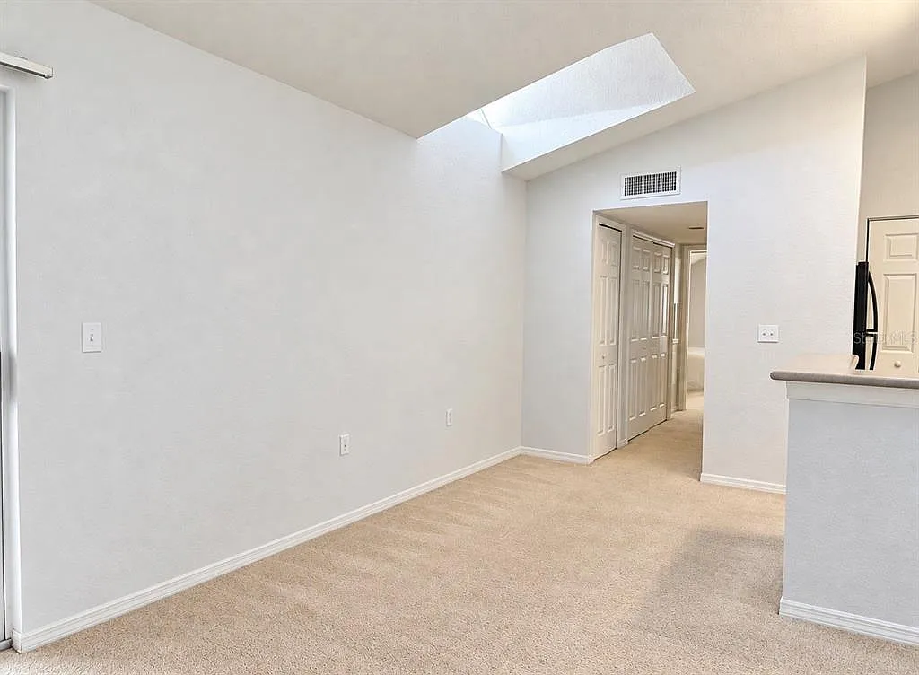 1 bed, 1.0 bath, 650 sqft, $1,300 — Photo 2