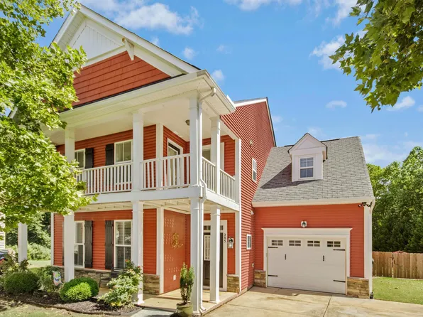 285 Tuscarora Ln, Clayton, NC 27520