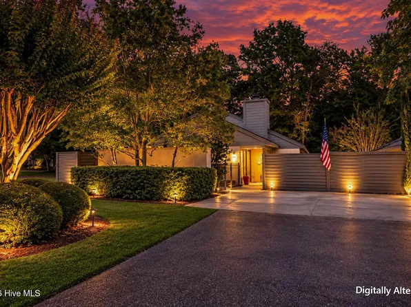 1425 Suncourt Villa Drive, Wilmington, NC 28409