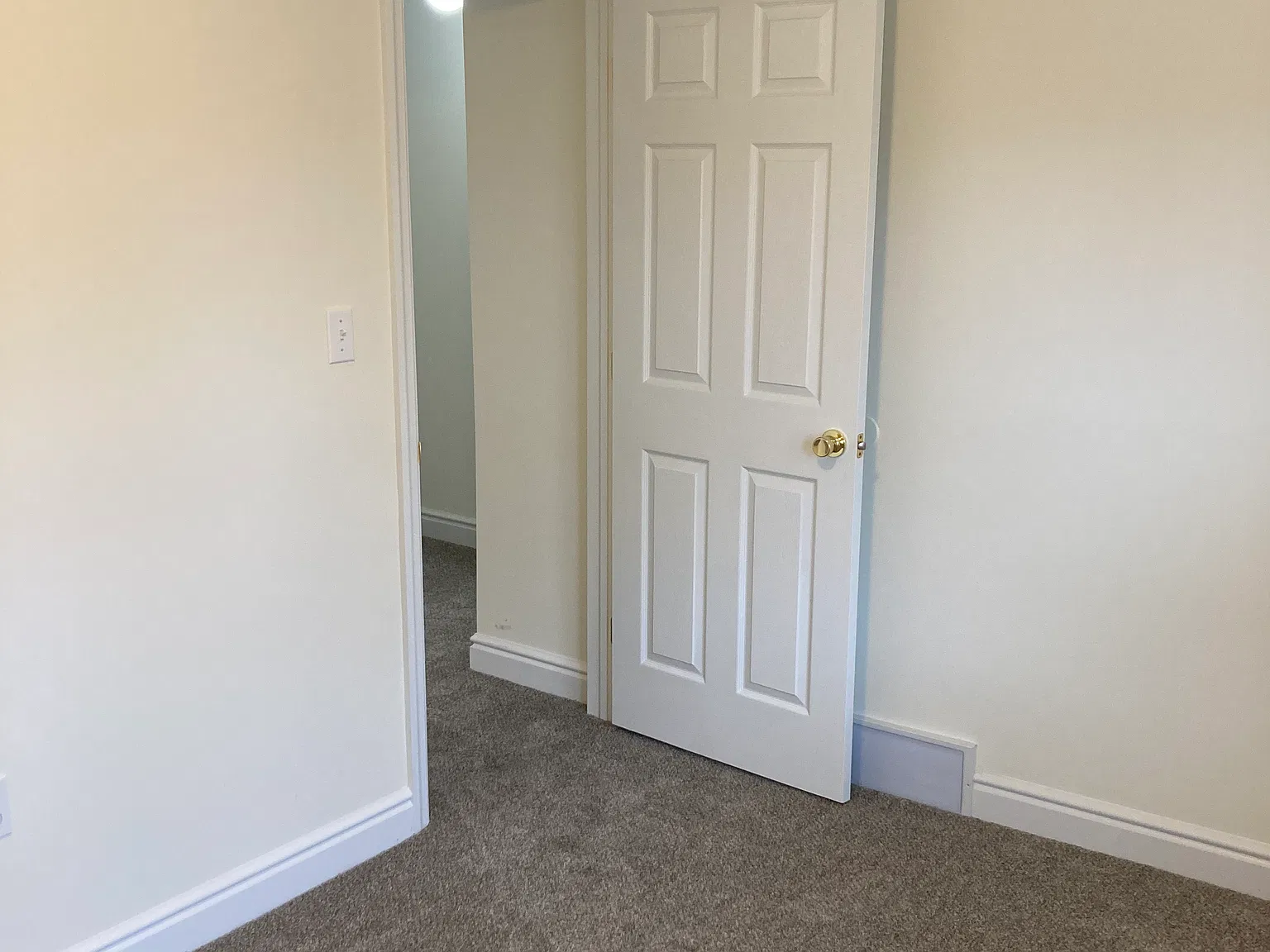 2 bed, 1000 sqft, $1,250 — Photo 4