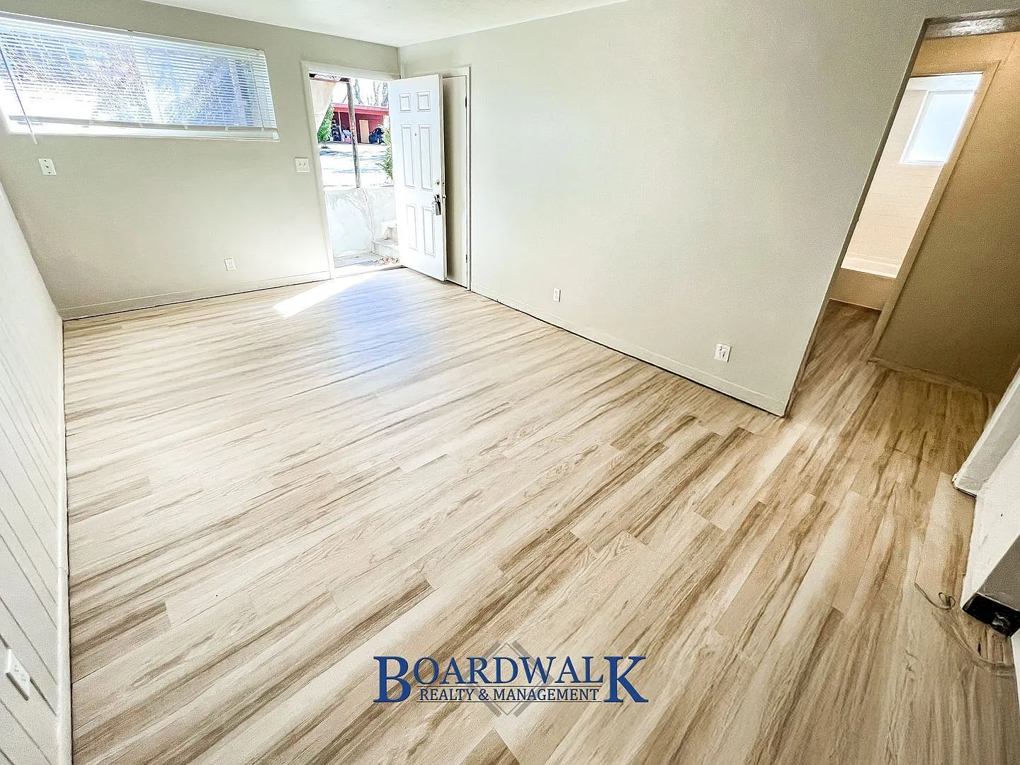 2 bed, 1.0 bath, 800 sqft, $1,200 — Photo 4