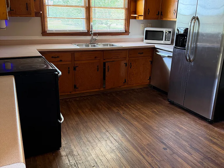 2099 Pleasant Valley Rd — Photo 7