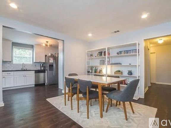 4th image of 2337 Hauser Blvd