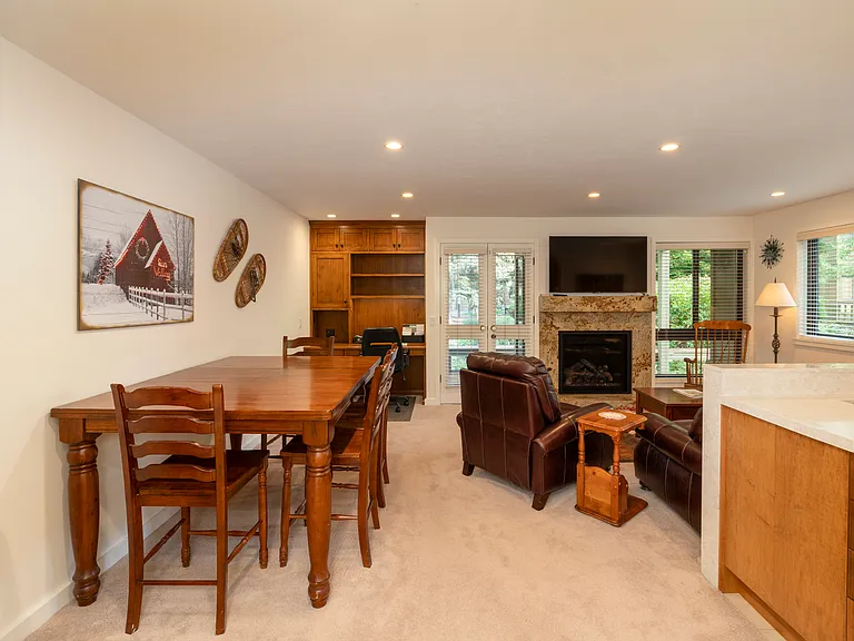 1428 Cottonwood Condominium Dr — Photo 6